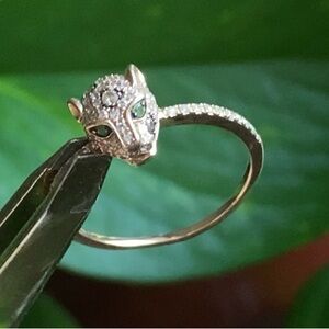 Elegant Gold Panther Ring